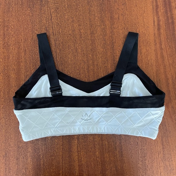 Beyond Yoga Quilted Bra - Small - Picture 2 of 2